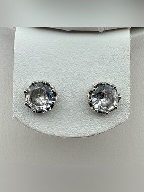 Stunning Sterling Silver 925 Crown-Set Crystal Stud Earrings